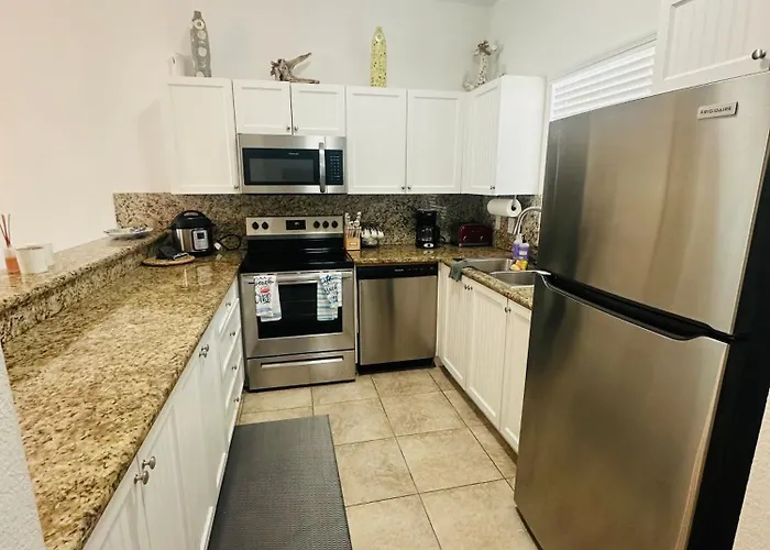 Beautiful 2Bed 2Bath Condo In Bimini Bay